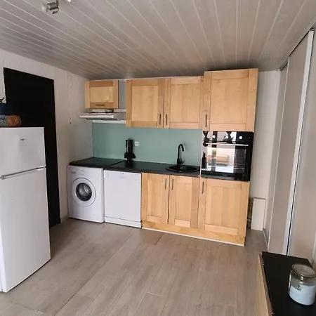 En Avec Parking Apartment